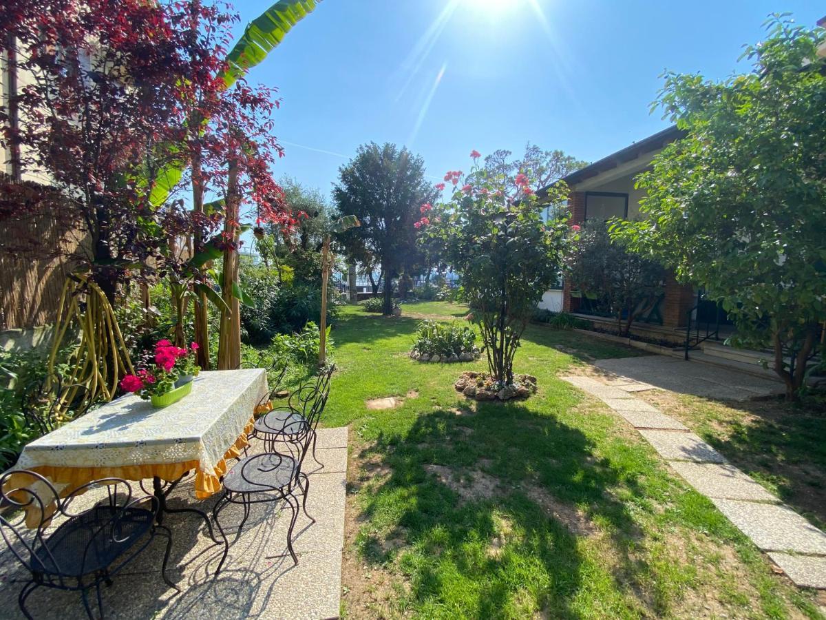 Casa Vacanze Gabbianella Villa Con Giardino Lungolago Maderno Toscolano Maderno Zewnętrze zdjęcie